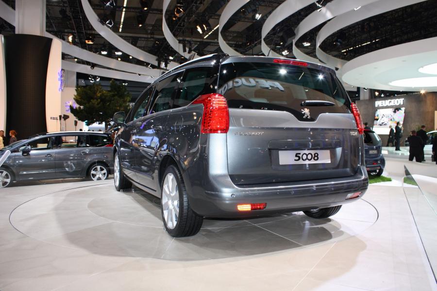  Peugeot 5008 2009 года  (фото 73 из 122)